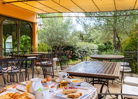 Dîner semi-gastronomique et visite du pont du Gard - 3* - 6