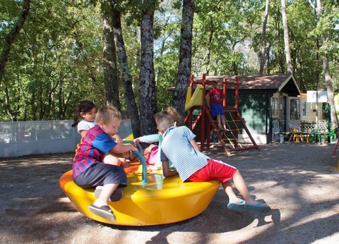 Camping Le Parc, 4* - 65