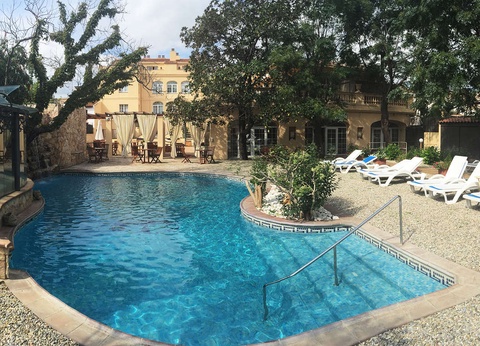 Pause détente et gourmande au coeur de la Catalogne 4* - 8