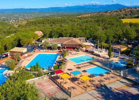 Camping Domaine de Chaussy, 4* - 5