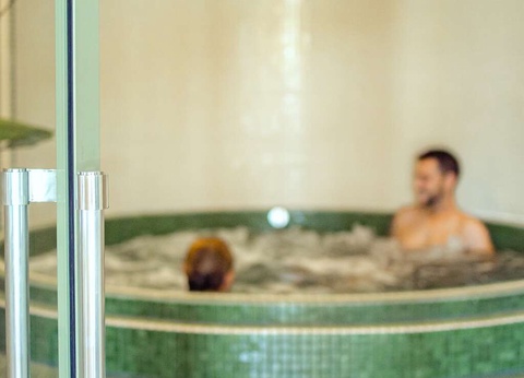 Escapade pétillante avec spa dans un château à Chantilly - 4* - 18