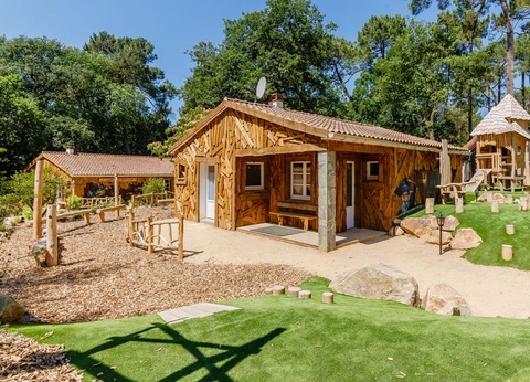 Flower Camping Au Bois des Biches, 4* - 37