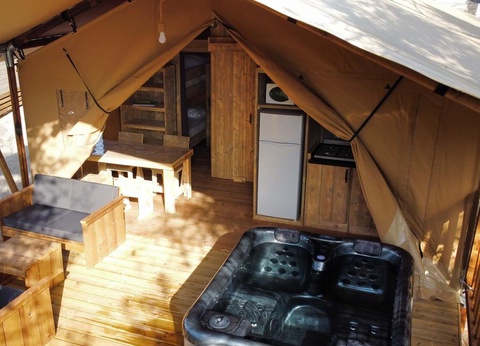 Camping Charlemagne, 4* - 56