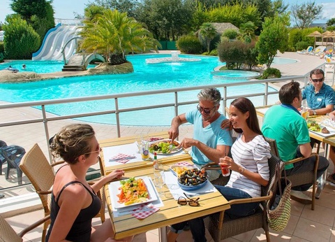 Camping Les Iles, 5* - 7