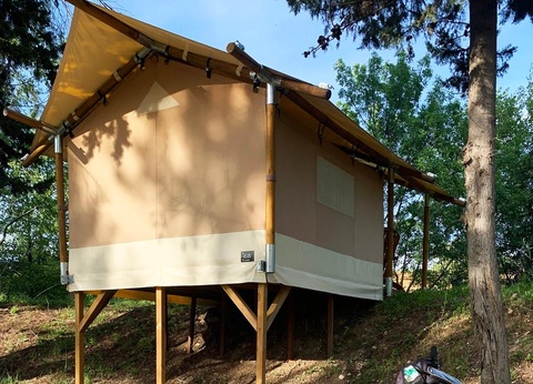 Camping Le Val de Cesse, 4* - 77