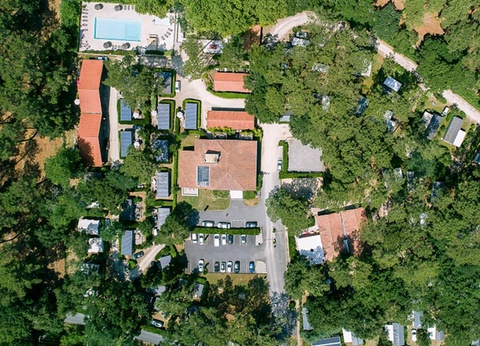 Camping Les 2 Etangs, 4* - 37