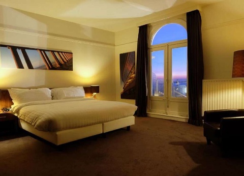 Séjournez dans un hôtel riche en histoire idéalement situé face à la plage d´Ostende - 4* - 4