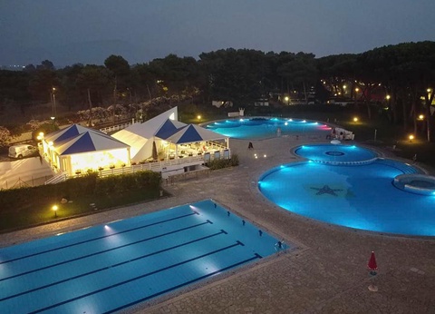 Camping Villaggio Baia Domizia, 4* - 35