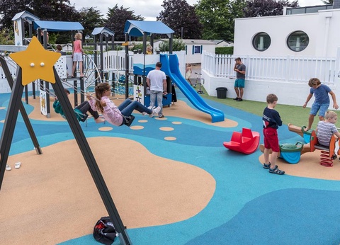 Camping Les Menhirs 4* - 5