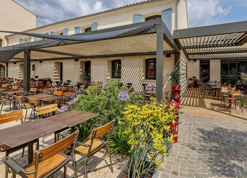 Escapade 4* près d'Avignon dans un batîment du XVIIIème - 4* - 3