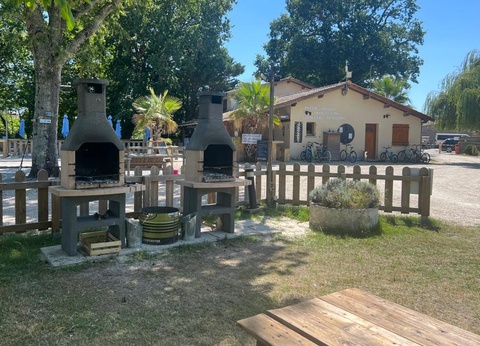 Camping Les Franquettes, 4* - 33