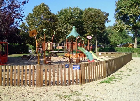 Camping Paradis - Les Nobis d'Anjou, 4* - 25