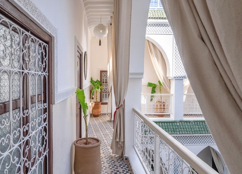 Ranya Princess Riad - 5