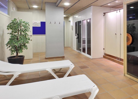 Aparthotel Ciutat de Palol, 4* - 28