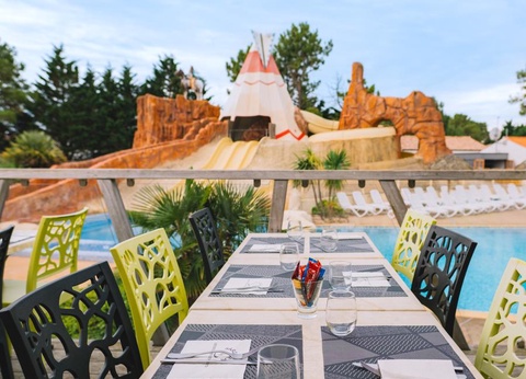 Camping Les Genêts, 5* - 36