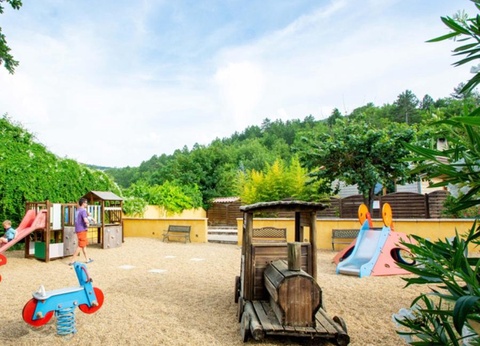 Camping Le Luberon | Pausado, 4* - 12