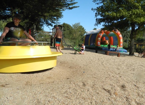 Camping Le Ragis, 4* - 8