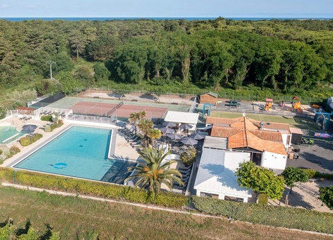 Camping Romanée - le Cormoran, 5* - 38