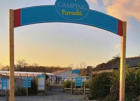 Camping Paradis - Domaine de Bellevue, 4* - 79