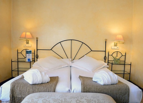 Pause détente et gourmande au coeur de la Catalogne 4* - 15