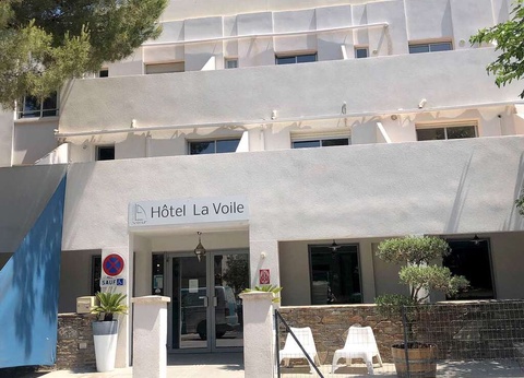 Partez à la découverte de Bormes-Les-Mimosas dans un hôtel 3 * proche de la mer - 3* - 3