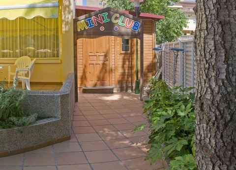 GHT Oasis Tossa - Séjour en famille en pension complète à Tossa de Mar avec spa et bouteille de cava - 4* - 10