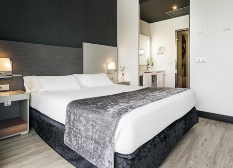 Match Foot Real Madrid v Deportivo Alavés avec Hôtel 4* - 7