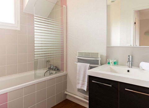 Résidence Lagrange Les Bastides de Lascaux 4* - 17