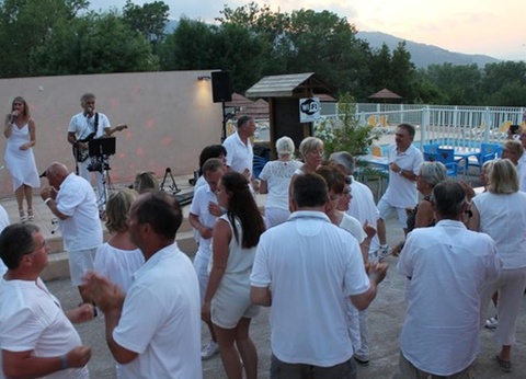 Camping Parc Bellevue, 3* - 8