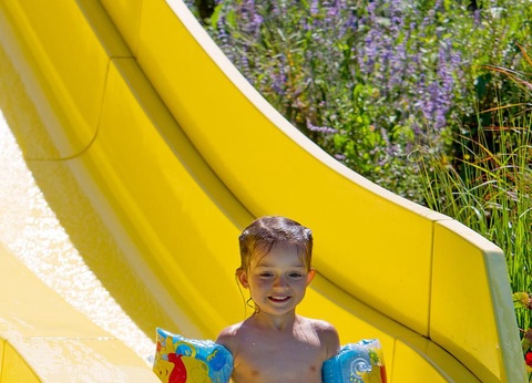 Camping Des 3 lacs, 4* - 3