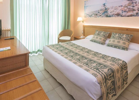 GHT Oasis Tossa - Séjour en famille en pension complète à Tossa de Mar avec spa et bouteille de cava - 4* - 46