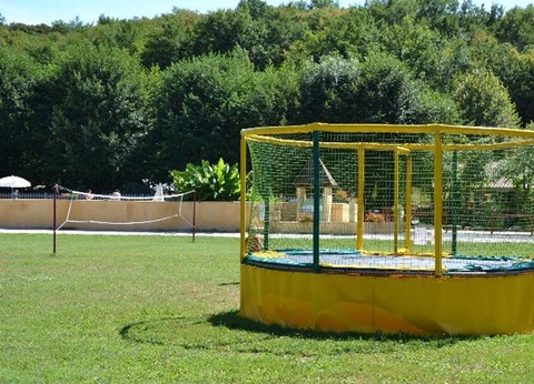 Camping Le Pont de Mazerat, 4* - 67