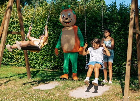 Sunêlia Camping les Nids du Lac, 4* - 6