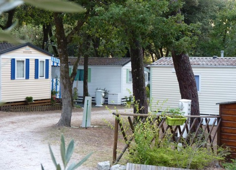 Camping Les Chênes Verts, 3* - 11