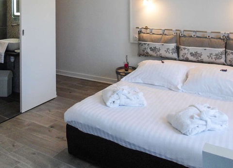 Escapade au coeur du Parc Régional des Volcans d'Auvergne en Junior suite - 3* - 6