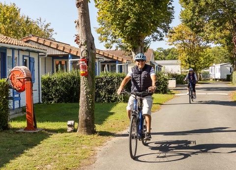 Camping Le Lagon Bleu, 3* - 35