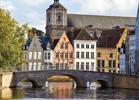 Séjour au centre de Bruges avec vue sur les canaux - 4* - 7