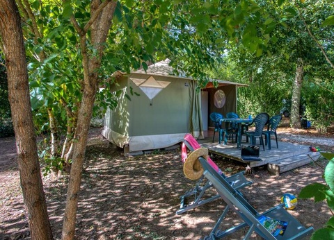 Flower Camping La Sagne 3* - 77