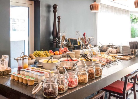 Week-end en chambre surclassée et accès fitness à Lyon Bron - 4* - 11