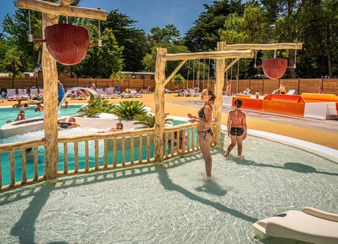 Camping Riez à la vie 4* - 6