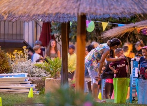 Camping Les Eaux Chaudes, 3* - 12