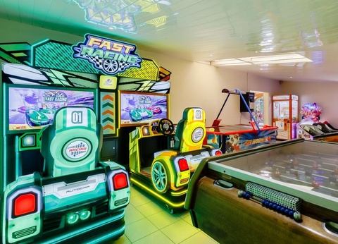 Flower Camping Au Bois des Biches, 4* - 61