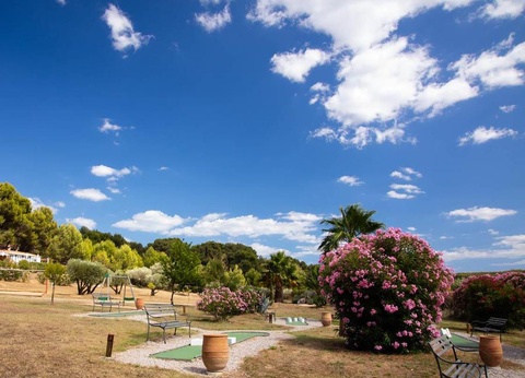 Camping Résidentiel La Pinède, 4* - 30