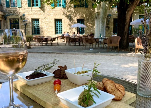 Saint Valentin sous le signe de l'amour au bord des rives du Rhône à Villeneuve-Lès-Avignon - 4* - 4