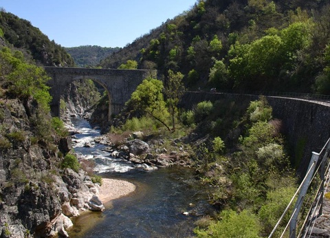 Camping Ushuaïa Villages Le Viaduc, 3* - 42