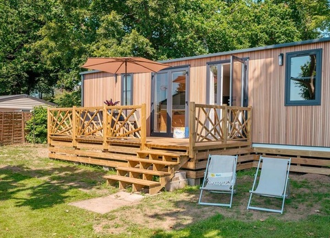 Flower Camping La Hallerais 4* - 5