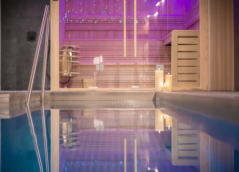 Partez en famille avec accès au spa, et entrées à Europa Park ! (3 personnes - à 1h du parc) - 4* - 7