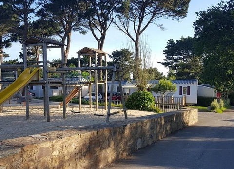 FLOWER Camping le Port de la Chaîne, 4* - 10