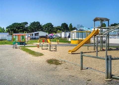 Camping du Domaine de l'Auzance, 3* - 17