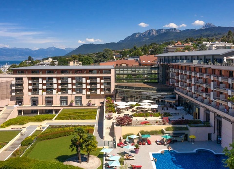Escapade les pieds dans l'eau, en chambre deluxe avec terrasse face au Lac Léman - 4* - 6
